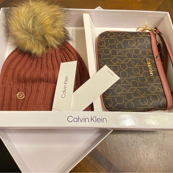 Calvin Klein Handbags - GREAT DEAL!BRAND NEW!!!CALVIN KLIEN-KNIT HAT AND CLUTCH GIFT SET